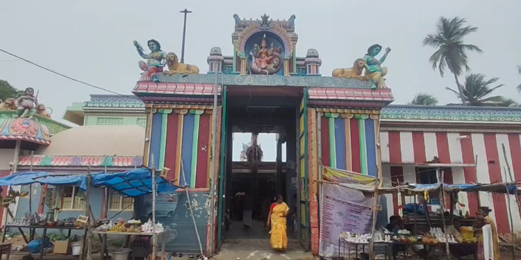 சோழ நாட்டு சக்தி பீடங்களில் ஒன்றான ஒழுகைமங்கலம் மாரியம்மன் கோவில் ஆடி 18 தீர்த்தவாரி விழா