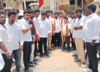 தமிழக வெற்றிக்கழக கட்சியில் இணைந்து 10க்கும் மேற்பட்ட இடங்களில்T.V.Kகட்சியின் கொடியேற்றினர்