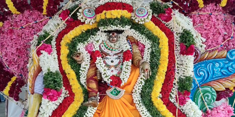 ஸ்ரீ சீதளாதேவி மாரியம்மன் ஆலயத்தில் ஆடிப்பெருக்கை முன்னிட்டு பால்குடம் திருவிழா