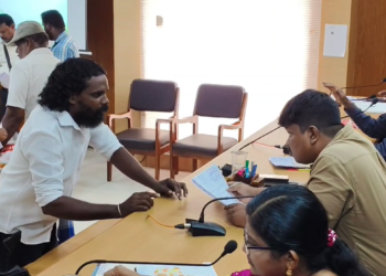 மயிலாடுதுறை அரசு ஆரம்ப சுகாதார நிலையம் அமைத்து தர கோரி இளைஞர் மனு