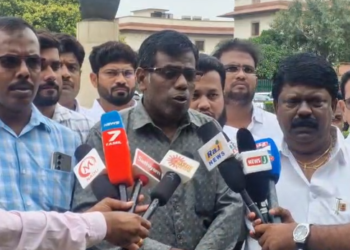 திருப்பத்தூரில் வக்பு வாரிய சொத்துக்களில் பலகோடி ரூபாய் மதிப்பிலான சொத்துக்களை தர வேண்டும் என கோரிக்கை