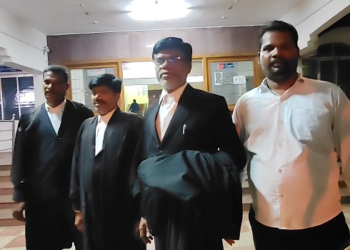 கொலை வழக்கில் குற்றஞ்சாட்டப்பட்ட 3 பேரை 13 ஆண்டுகளுக்குப்பிறகு விடுதலை மாவட்ட அமர்வு நீதிமன்றம் தீர்ப்பு