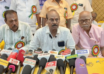 தமிழ்நாடு ஓய்வு பெற்ற அலுவலர்கள் சங்க மாநில தலைவர் மாணிக்கம் மயிலாடுதுறையில் பேட்டி