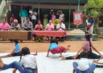 தேசிய அளவிலான யோகாசனப் போட்டியில் வெற்றி பெற்ற மயிலாடுதுறை மாணவர்களுக்கு பாராட்டு விழா