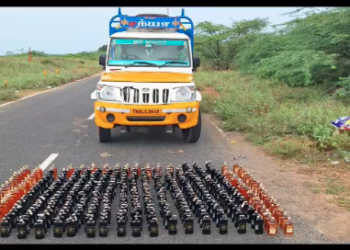 காரைக்காலில் இருந்து கடத்திவரப்பட்ட 400 மது பாட்டில்கள் 110 லிட்டர் பாண்டி சாராயம் பறிமுதல்