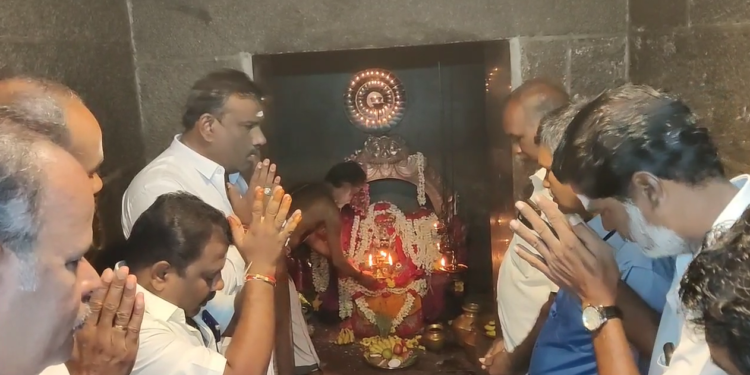 கூலி தொழிலாளர்கள் 50 பேருக்கு நலத்திட்ட உதவிகள் வழங்கி கூலி படத்தின் துவக்க விழா