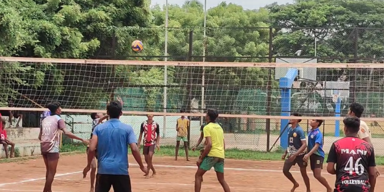 ஈஷா புத்துணர்வு கோப்பை 2025 காண விளையாட்டு போட்டி வாலிபால் போட்டிகள் துவங்கின 25 அணிகள் பங்கேற்பு