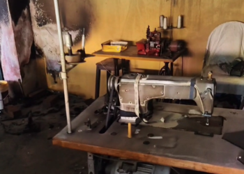 பிரபல டைலரிங் கடையில் தீ விபத்து தையல் மெஷின்கள் எரிந்து சேதம்