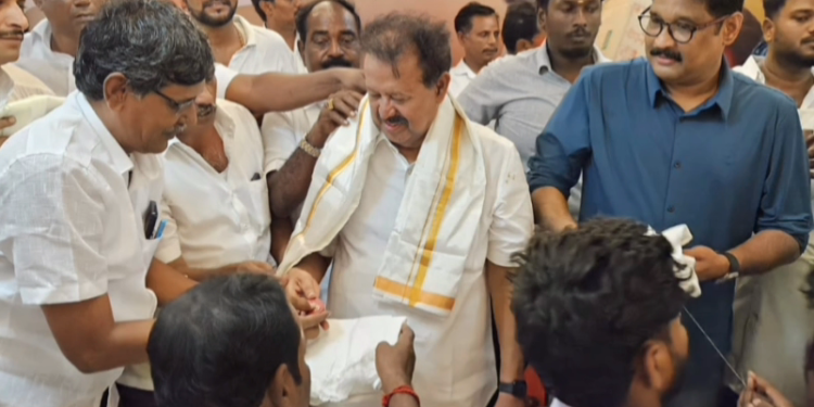 முன்னாள் அமைச்சருக்கு பவள விழா திமுக தொண்டர்கள் உற்சாகம்