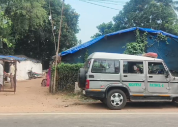 விநாயகர் சதுர்த்தி விழா கொண்டாடவிடாமல் தடுக்கும் நோக்கில் பூட்டி சீல் வைத்துள்ளதாக இந்து அமைப்பினர் மாவட்ட ஆட்சியரிடம் புகார்