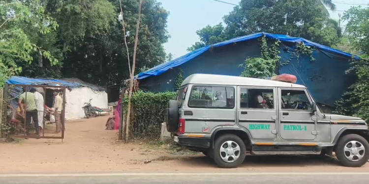 விநாயகர் சதுர்த்தி விழா கொண்டாடவிடாமல் தடுக்கும் நோக்கில் பூட்டி சீல் வைத்துள்ளதாக இந்து அமைப்பினர் மாவட்ட ஆட்சியரிடம் புகார்