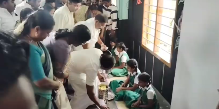 முதலமைச்சரின் காலை உணவு திட்டத்தை தொடங்கி வைத்தனர். குமரி மாவட்டத்தில் 99 பள்ளிகள் 8306 மாணவ மாணவிகள் கூடுதலாக பயன்