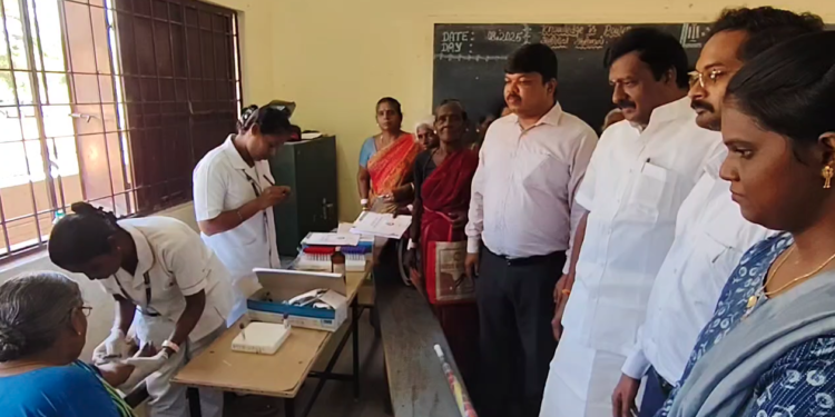 மயிலாடுதுறை மாவட்டம் குத்தாலத்தில் நலம் காக்கும் ஸ்டாலின் திட்ட மருத்துவ முகாம்