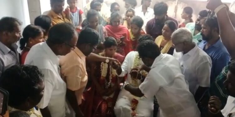 மார்க்ஸிஸ்ட் கம்யூனிஸ்ட் அலுவலகத்தில் திருமணம்