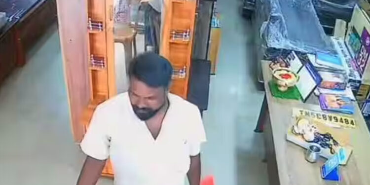துப்பாக்கி தொழிற்சாலையில் மாமூல் கேட்டு மிரட்டல் : விசிக நிர்வாகி மீது குண்டர் சட்டம்
