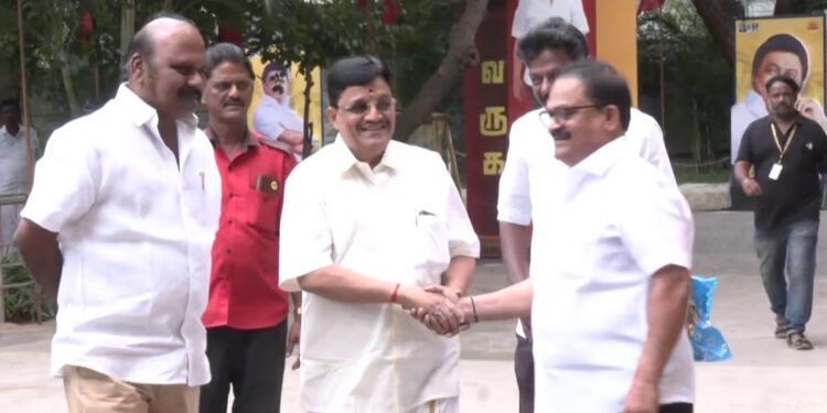 “அதிமுக கூட்டணியில் பலர் மனக்குழப்பத்தில் உள்ளனர” – திமுகவில் இணைந்த முன்னாள் எம்.பி. மைத்ரேயன்