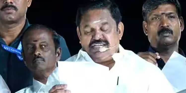 அதிமுக கூட்டத்தில் புகுந்த ஆம்புலன்ஸ் : இபிஎஸ் ஆவேசம்!