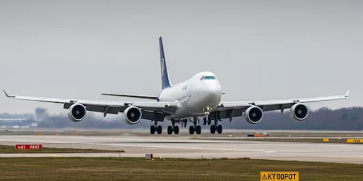 மலேசியாவில் இருந்து சென்னை வந்த சரக்கு விமானத்தில் தீ