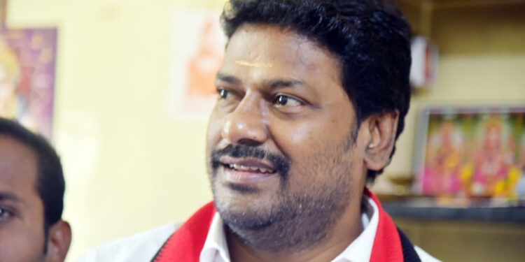 ரோல்ஸ்ராய்ஸ் வாங்க மக்களின் கிட்னி தேவைப்படும் : திமுக எம்.எல்.ஏ. கதிரவன் சர்ச்சை பேச்சு