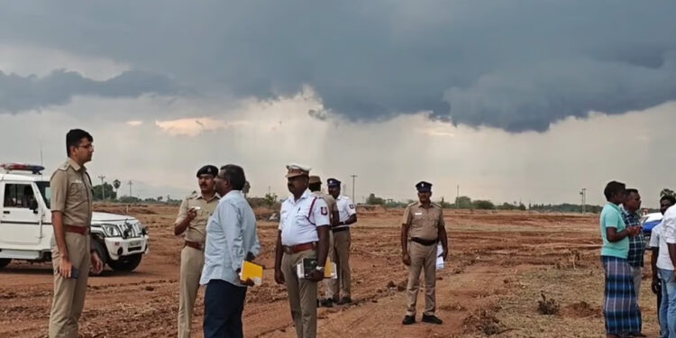 தவெக வின் மதுரை மாநாட்டுத் திடலில் போலீஸ் ஆய்வு – காவல்துறை அனுமதி எப்போது? மீண்டும் தள்ளிபோகிறதா?