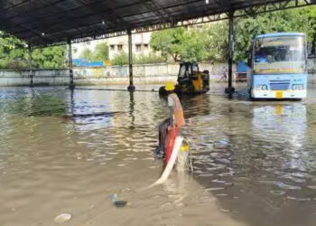 சென்னையில் கனமழை: மின்சாரம் தாக்கி தூய்மை பணியாளர் உயிரிழப்பு!