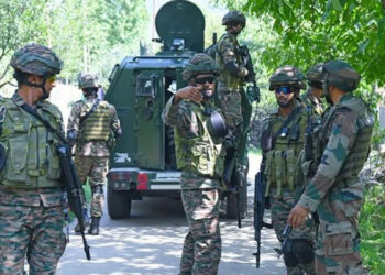 காஷ்மீரில் ‘ஆப்பரேஷன் அகல்’ : துப்பாக்கிச்சூட்டில் 2 பயங்கரவாதிகள் சுட்டுக்கொலை