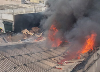 பெங்களூருவில் பிளாஸ்டிக் பாய் தொழிற்சாலையில் தீ விபத்து : 2 தொழிலாளர்கள் பலி