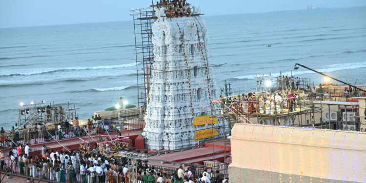 திருச்செந்தூர் சுப்பிரமணிய சுவாமி கோவிலில் மண்டல பூஜை நிறைவு விழா