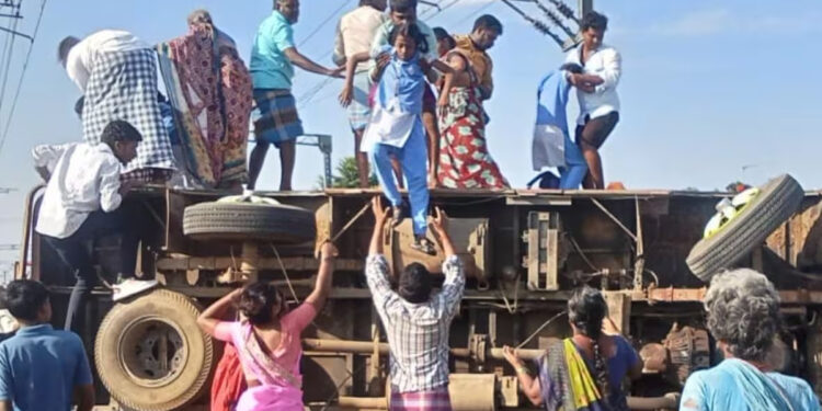 தண்டவாளத்தில் கவிழ்ந்த பள்ளி வேன் – கடலூர் எஸ்பி விளக்கம்