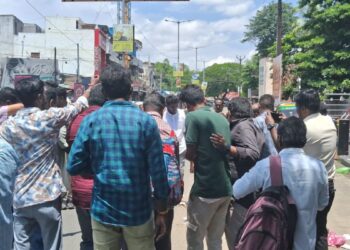 திண்டுக்கல்லில் டிடிவி தினகரன் உருவப்படம் எரிப்பு: அரசியலில் ஒரு வரலாற்றுச் சலசலப்பு