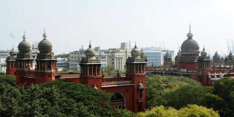 மனைவிக்கு வருமானம் அதிகமாக இருந்தால் ஜீவனாம்சம் கொடுக்கத் தேவையில்லை: சென்னை உயர் நீதிமன்றம் அதிரடித் தீர்ப்பு