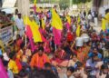 வன்கொடுமை தடுப்புச் சட்ட வழக்கை திரும்பப் பெறக்கோரி குடும்பத்துடன் குடியேற வந்த பூதகுடி கிராம மக்கள்
