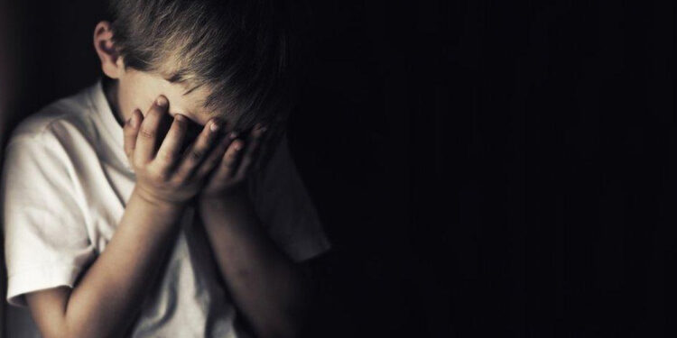 பள்ளி மாணவனை நிர்வாணமாக்கி கொடூர தாக்குதல்.. மதுரை விடுதியில் நடந்த அதிர்ச்சி சம்பவம் !