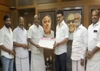 எடப்பாடி பழனிசாமி அதிமுக-திமுக இணைப்பில் செய்த ‘சரித்திர சந்தர்ப்பம்’ – மருது அழகுராஜ் கருத்து