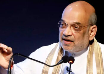 ஊடுருவல்காரர்களுக்கு ஓட்டுரிமை வழங்கலாமா ? – ராகுலுக்கு அமித்ஷா கேள்வி