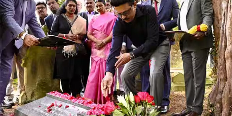 ஜியு போப் கல்லறையில் முதல்வர் ஸ்டாலின் மரியாதை செலுத்தினார்