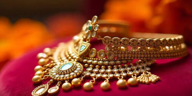 தங்க விலை வரலாறு காணாத உயர்வு : 2026ல் 10 கிராம் ரூ.1.5 லட்சம் எட்டுமா ?