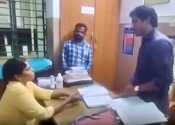 பெரம்பலூர் அரசு சுகாதார நிலையத்தில் நோயாளி போல சென்ற கலெக்டர் – திடீர் ஆய்வு !