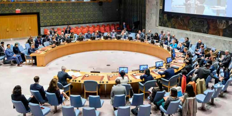 சொந்த மக்கள் மீது குண்டுவீச்சு : பாகிஸ்தானை ஐ.நாவில் கடுமையாக எச்சரித்த இந்தியா