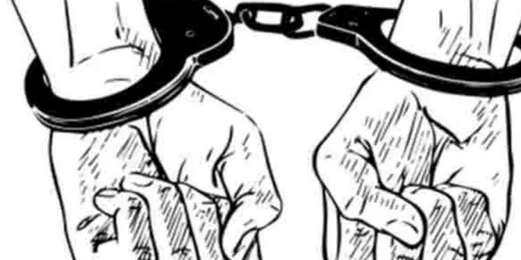 மாணவர்களுக்கு கஞ்சா விற்ற வாலிபர் கைது