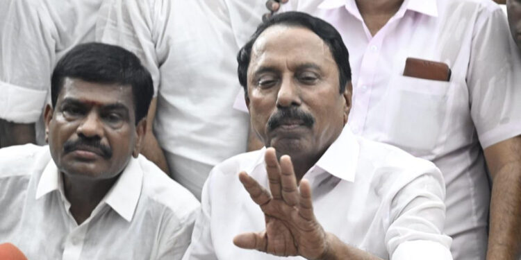 “பொறுப்பிலிருந்து நீக்குவார்கள் என எதிர்பார்க்கல… அதிமுக ஒருங்கிணைப்பு பணி தொடரும்” – செங்கோட்டையன் பரபரப்பு பேட்டி