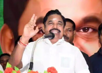 கட்சித் தலைமை நடவடிக்கை : பல நிர்வாகிகளை நீக்கிய பழனிசாமி