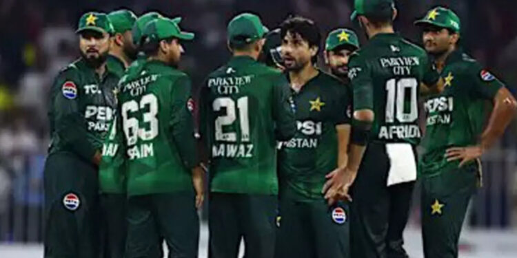 ஆசியக் கோப்பை : நடுவரின் தலையில் பந்து தாக்கிய சிக்கல் – சூப்பர் 4க்கு முன்னேறிய பாகிஸ்தான்