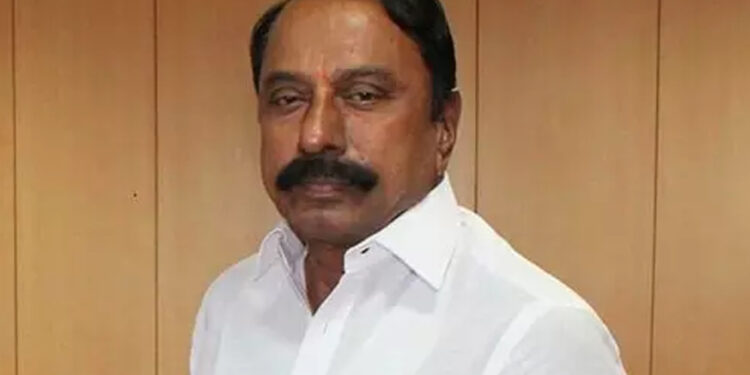 அதிமுக ஒன்றுபட வேண்டும் : செங்கோட்டையன் அறிக்கை