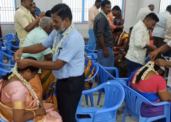 சீர்காழியில் மனைவி நல வேட்பு விழா,காதலை வெளிப்படுத்திய தம்பதிகள்