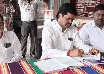 விழுப்புரம் நகரில்வாக்காளர் சரிபார்ப்பு பணி குறித்துபூத் கமிட்டி முகவர்களுடன் லட்சுமணன் MLA ஆலோசனை