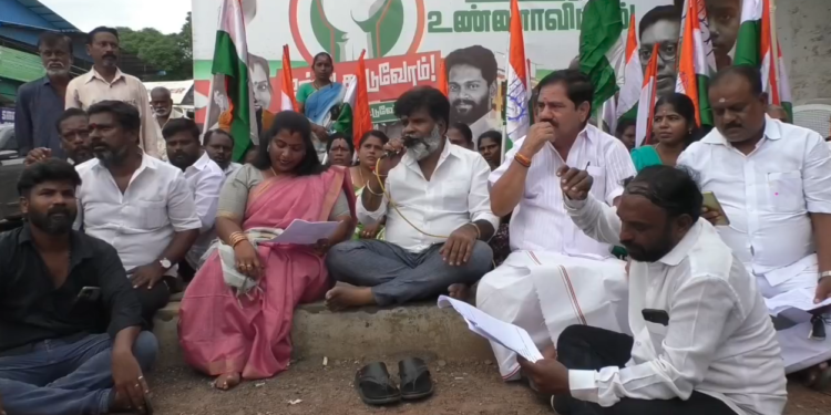 காங்கிரஸார் திடீர் சாலை மறியலில் ஈடுபட்டதால் பரபரப்பு