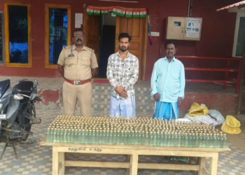 பாண்டிச்சேரி சாராயம் கடத்தி வந்த இருவர் கைது செய்யப்பட்டு சிறையில் அடைப்பு