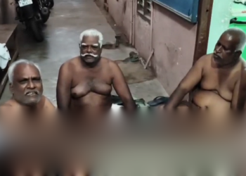 கொள்ளிடம் பத்திரப்பதிவு அலுவலகம் முன்விவசாயிகள் அரைநிர்வாண போராட்டம்