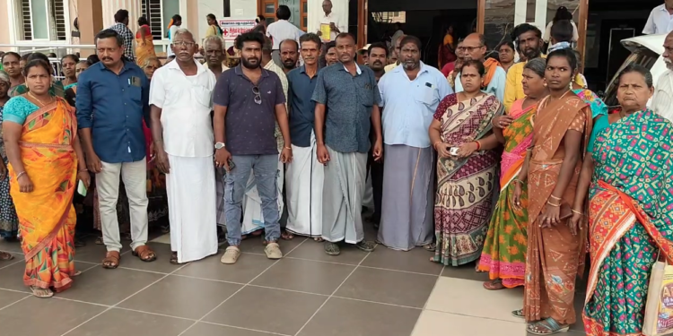 13வயது சிறுமிக்கு பாலியல் தொந்தரவு அளித்த குற்றவாளியை கைது செய்ய கோரி மகளிர் காவல் நிலையத்தில் புகார்